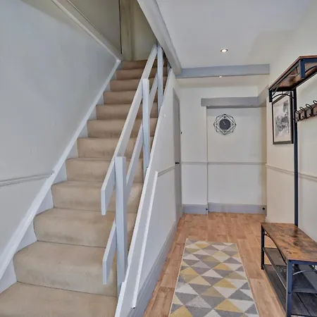 Finest Retreats - Cloggers Darley