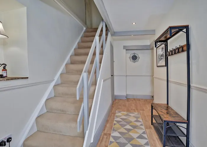 Finest Retreats - Cloggers Darley