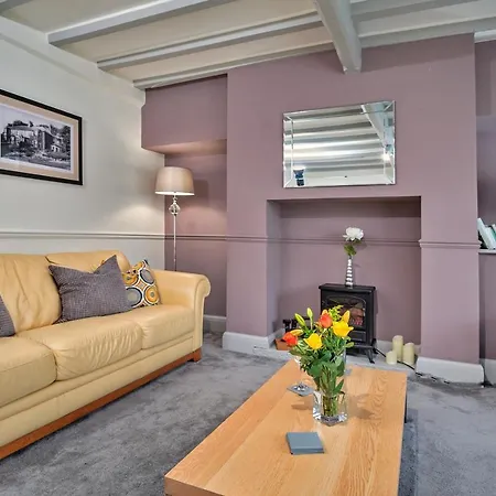 Finest Retreats - Cloggers * Darley