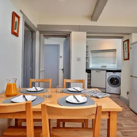 Finest Retreats - Cloggers *